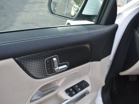 Used 2025 Mercedes-Benz GLB 250 4MATIC image 14