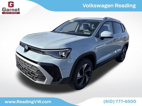 New 2026 Volkswagen Taos SE image 1