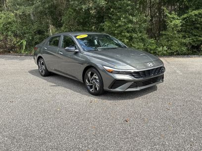 Certified 2025 Hyundai Elantra Sport w/ Cargo Package