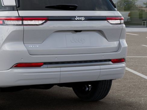 New 2026 Jeep Grand Cherokee Limited AWD/4WD image 14