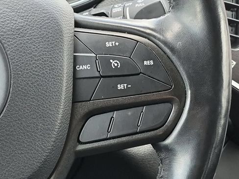 Used 2020 Jeep Cherokee Trailhawk w/ Cold Weather Group AWD/4WD image 24