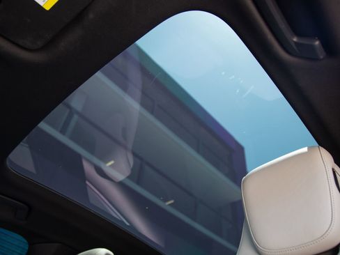 Certified 2023 Porsche Taycan RWD image 22