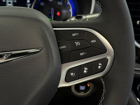 New 2026 Chrysler Pacifica Select image 32