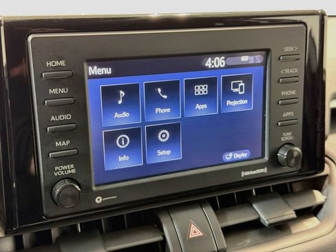Used 2022 Toyota RAV4 LE AWD/4WD image 16