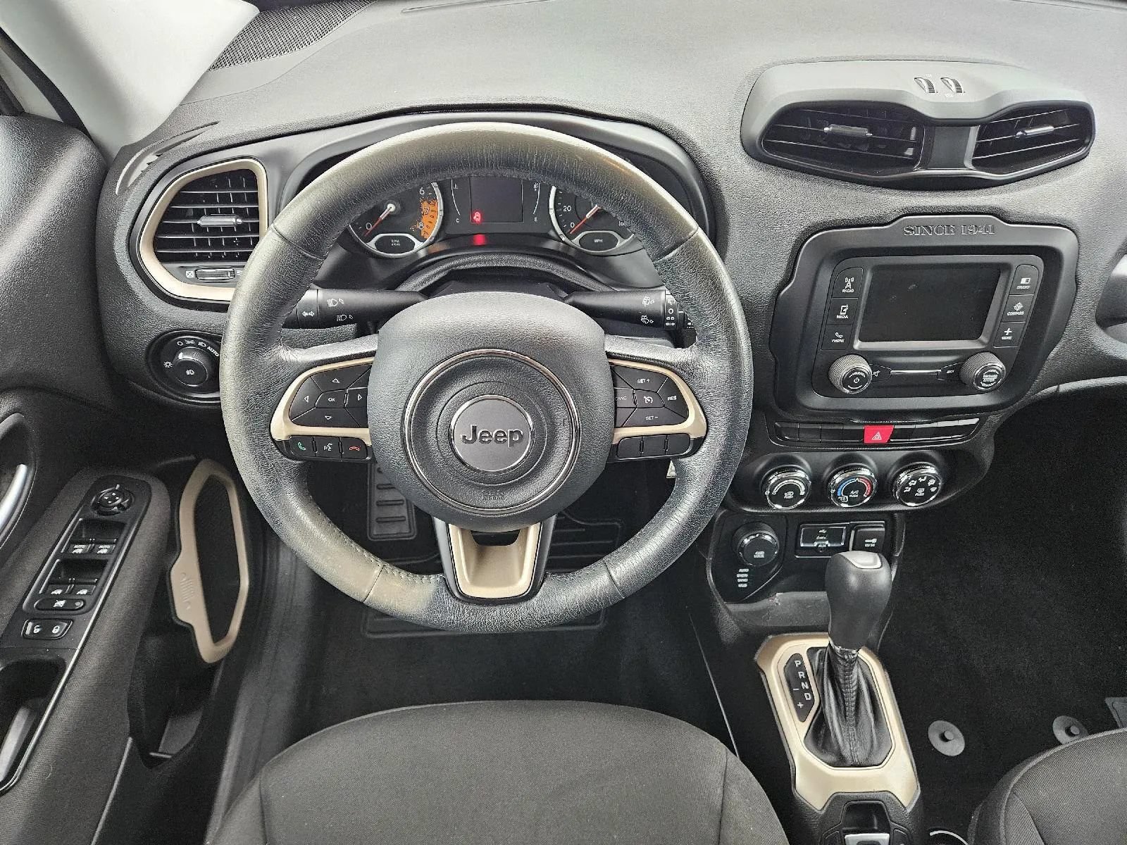 Used 2015 Jeep Renegade Latitude AWD/4WD image 14