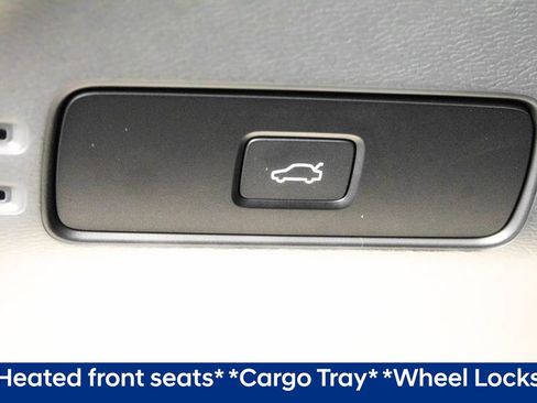 Used 2023 Volvo XC40 B5 Plus w/ Protection Package Premier image 14