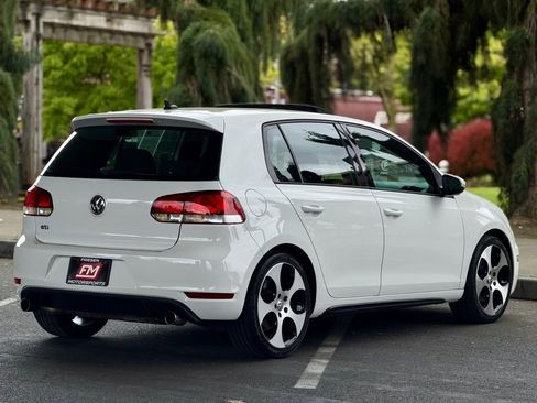 Used 2011 Volkswagen GTI 4-Door FWD image 7