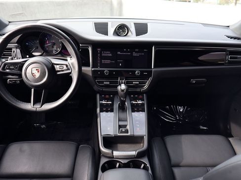 Certified 2023 Porsche Macan image 22