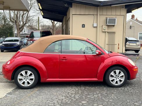 Used 2009 Volkswagen Beetle Convertible image 4