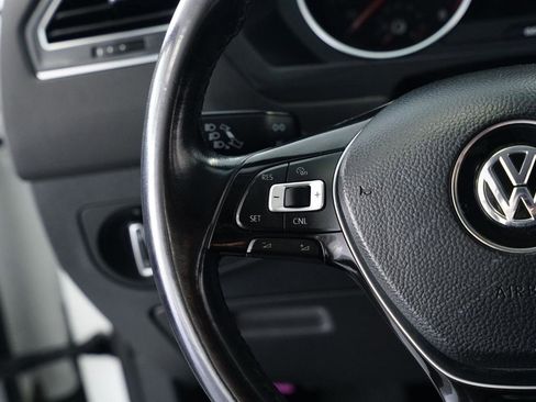 Used 2018 Volkswagen Tiguan SE image 15