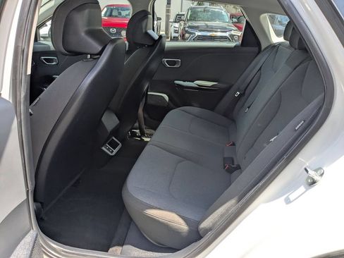 Used 2025 Kia K4 FWD image 22