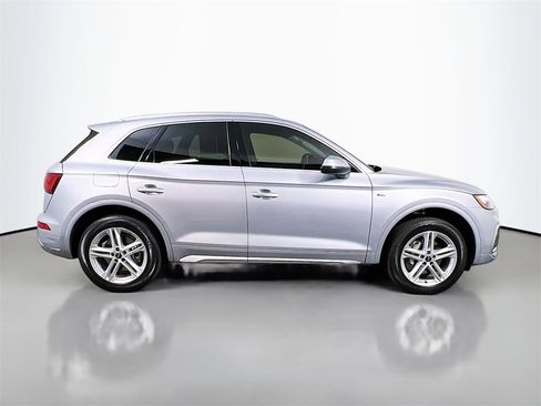 Used 2023 Audi Q5 e Premium Plus w/ Premium Plus Package image 8