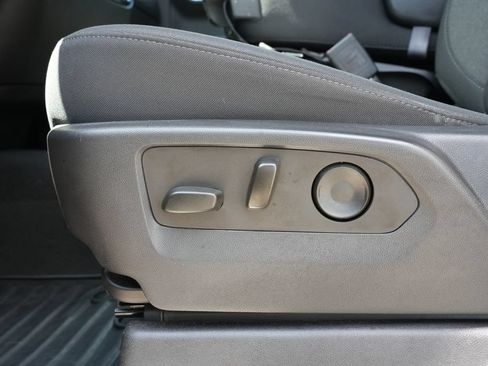 Used 2025 Chevrolet Silverado 1500 LT RWD image 14