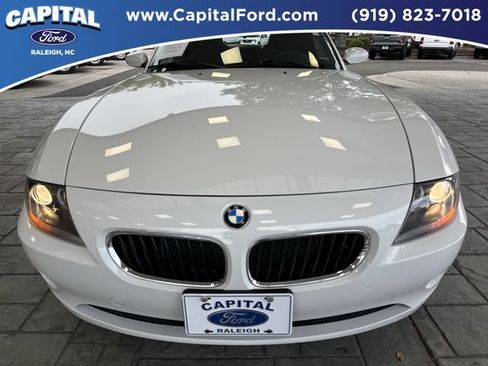 Used 2005 BMW Z4 2.5i RWD image 10