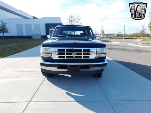 Used 1995 Ford Bronco XLT image 2
