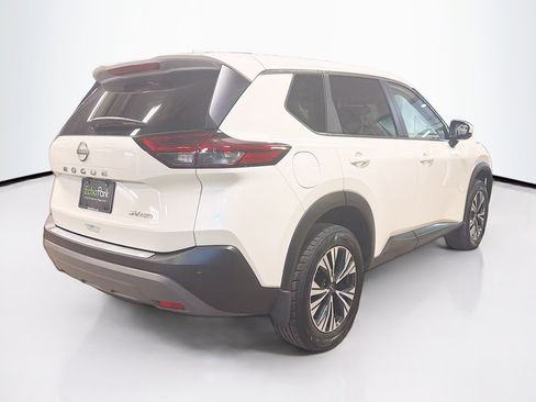 Used 2023 Nissan Rogue SV image 9