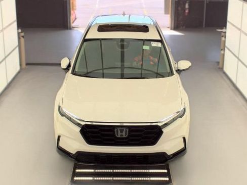 Used 2025 Honda CR-V EX image 5