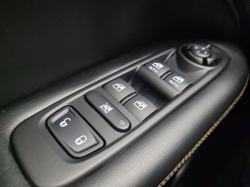 Used 2018 Jeep Compass Latitude w/ Popular Equipment Group image 27