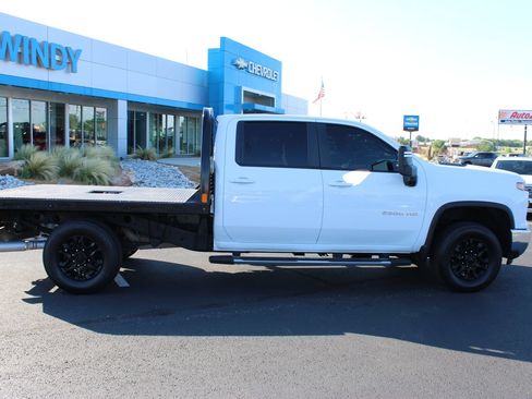 Used 2024 Chevrolet Silverado 2500 LT w/ Convenience Package AWD/4WD image 9
