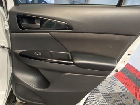 Used 2020 Mitsubishi Eclipse Cross LE FWD image 10
