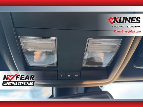 Used 2015 Dodge Challenger SXT Plus image 31