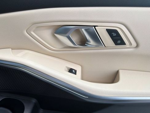 Certified 2025 BMW 330i xDrive Sedan w/ Premium Package image 21