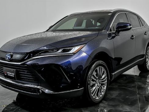 Used 2024 Toyota Venza XLE AWD/4WD image 5
