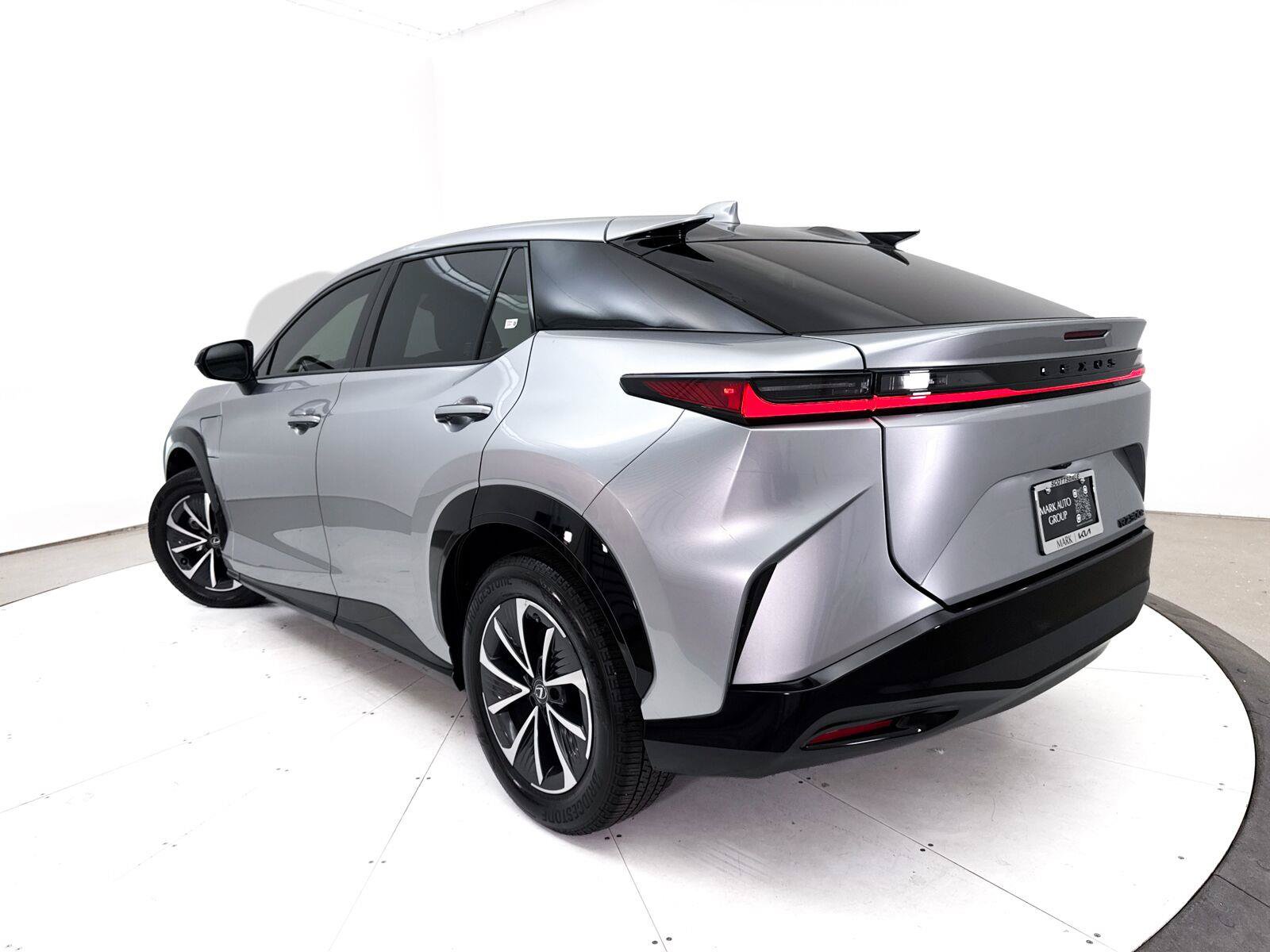 Used 2025 Lexus RZ 300e w/ Accessory Package (2T) FWD image 2