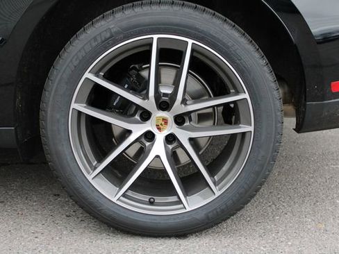 Used 2026 Porsche Macan AWD/4WD image 28