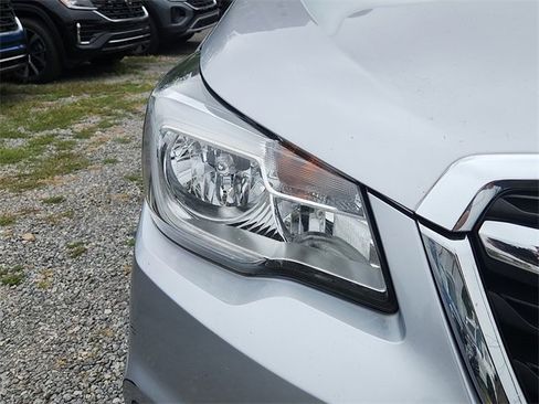 Used 2017 Subaru Forester 2.5i Premium image 9