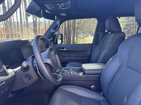 Used 2024 Lexus GX 550 image 5