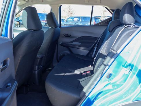 Certified 2025 Nissan Kicks Play S image 9