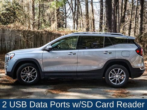 Used 2024 GMC Terrain SLT image 4