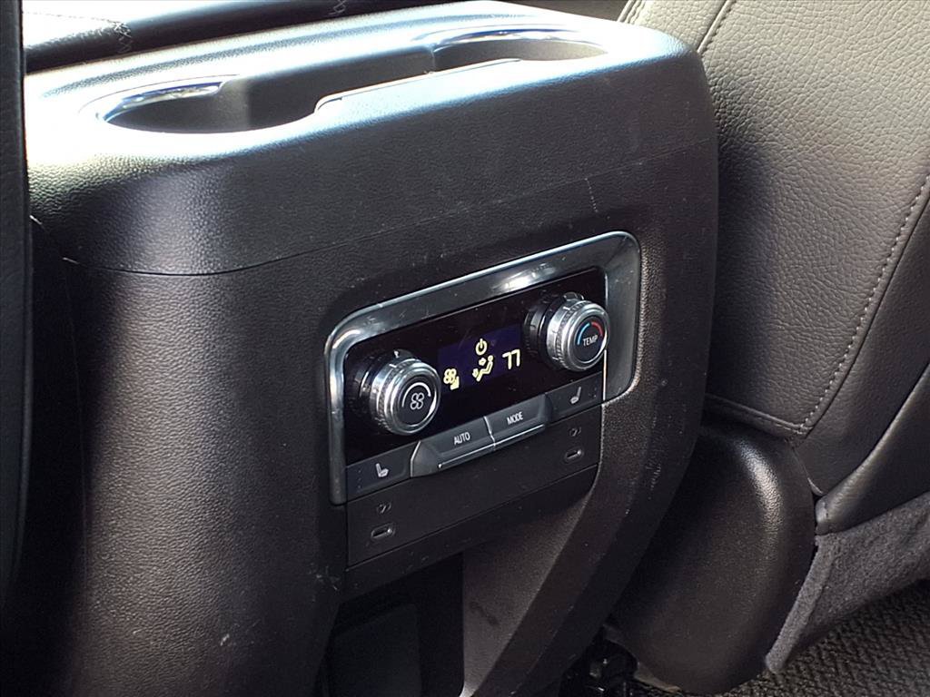 Used 2025 GMC Yukon Denali AWD/4WD image 13