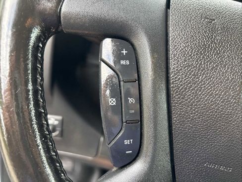 Used 2022 Chevrolet Express 2500 w/ Driver Convenience Package RWD image 20