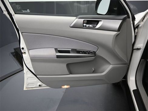 Used 2013 Subaru Forester 2.5X Premium image 22