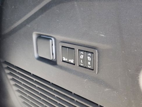 Used 2023 Chevrolet Tahoe Premier image 38