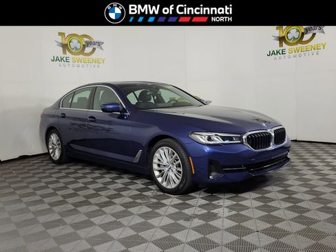 Certified 2022 BMW 530i xDrive w/ Premium Package image 1