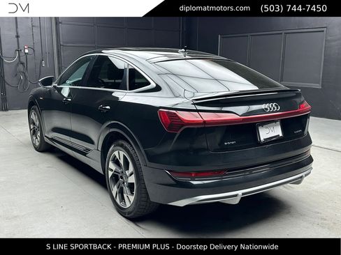 Used 2023 Audi e-tron Premium Plus AWD/4WD image 5