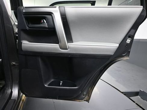 Used 2013 Toyota 4Runner SR5 w/ Convenience Pkg AWD/4WD image 37