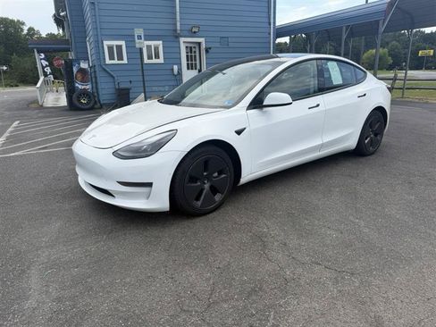 Used 2021 Tesla Model 3 Standard Range Plus RWD image 3