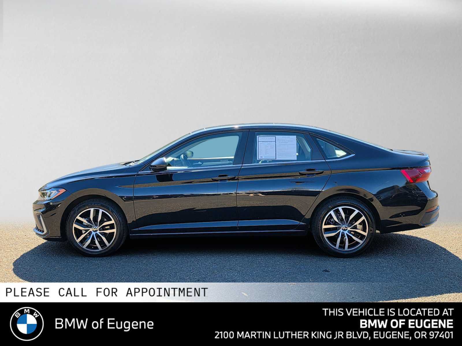 Used 2025 Volkswagen Jetta SE FWD image 6