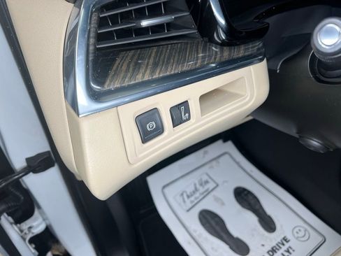 Used 2019 Cadillac XT5 AWD image 14