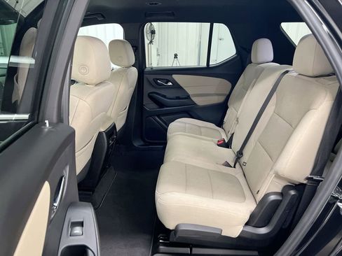 Used 2023 Chevrolet Traverse LS FWD image 22