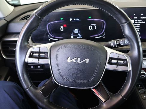 Used 2023 Kia Telluride EX w/ EX Captain's Chair Package FWD image 34