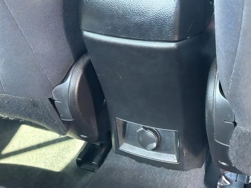 Used 2013 Chevrolet Cruze LS FWD image 30