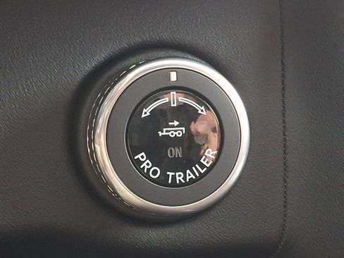 Used 2025 Lincoln Navigator Reserve image 25