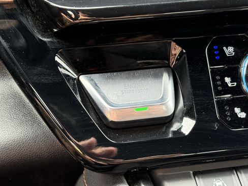 Used 2025 GMC Sierra 1500 AT4 image 24