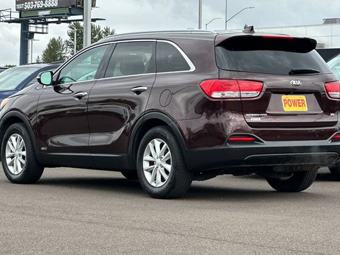 Used 2016 Kia Sorento AWD w/ LX Convenience Package image 6