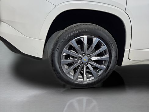 Used 2023 Chevrolet Traverse Premier image 24